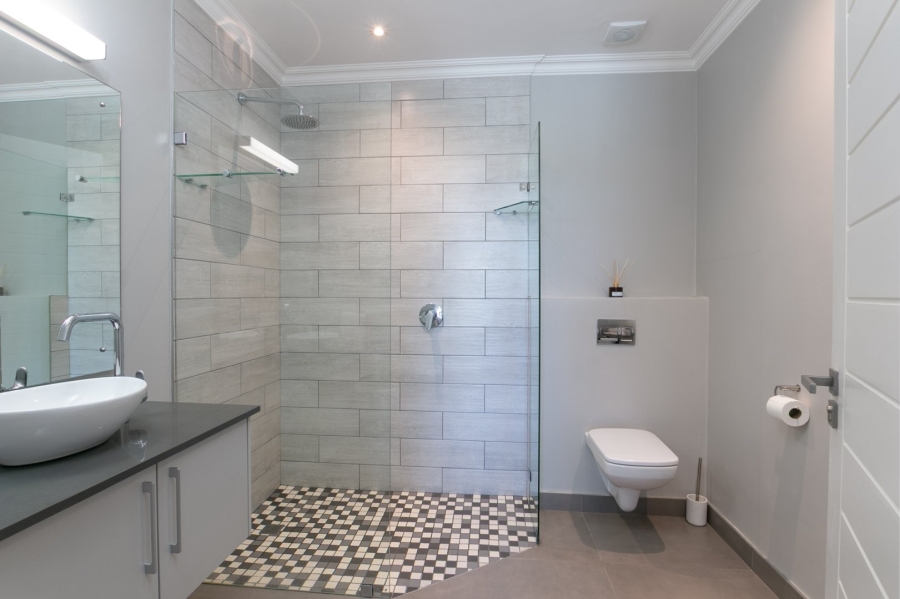 4 Bedroom Property for Sale in Kingfisher Creek Western Cape